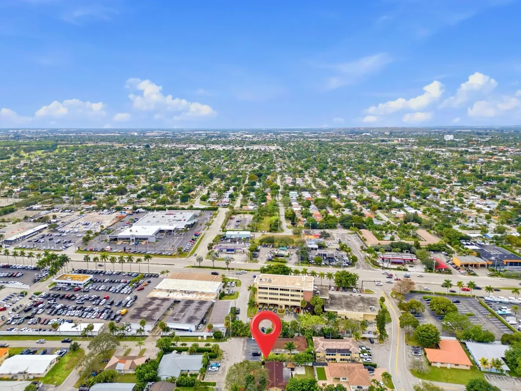 1921 NE 28th Court Lighthouse Point FL 33064