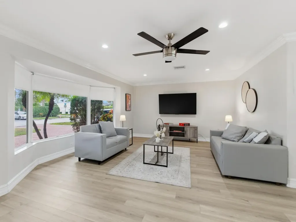 1921 NE 28th Court Lighthouse Point FL 33064