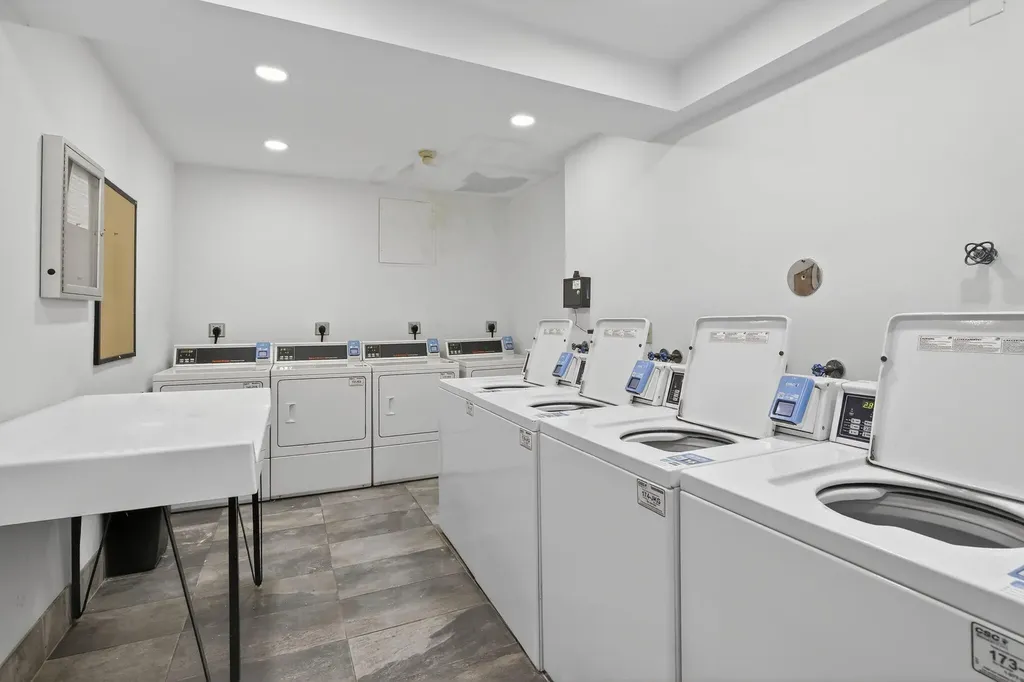 2424 SE 17th Street Fort Lauderdale FL 33316