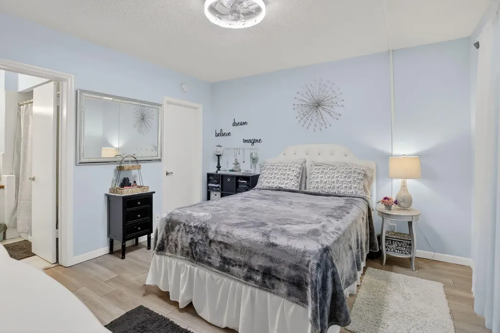 2424 SE 17th Street Fort Lauderdale FL 33316