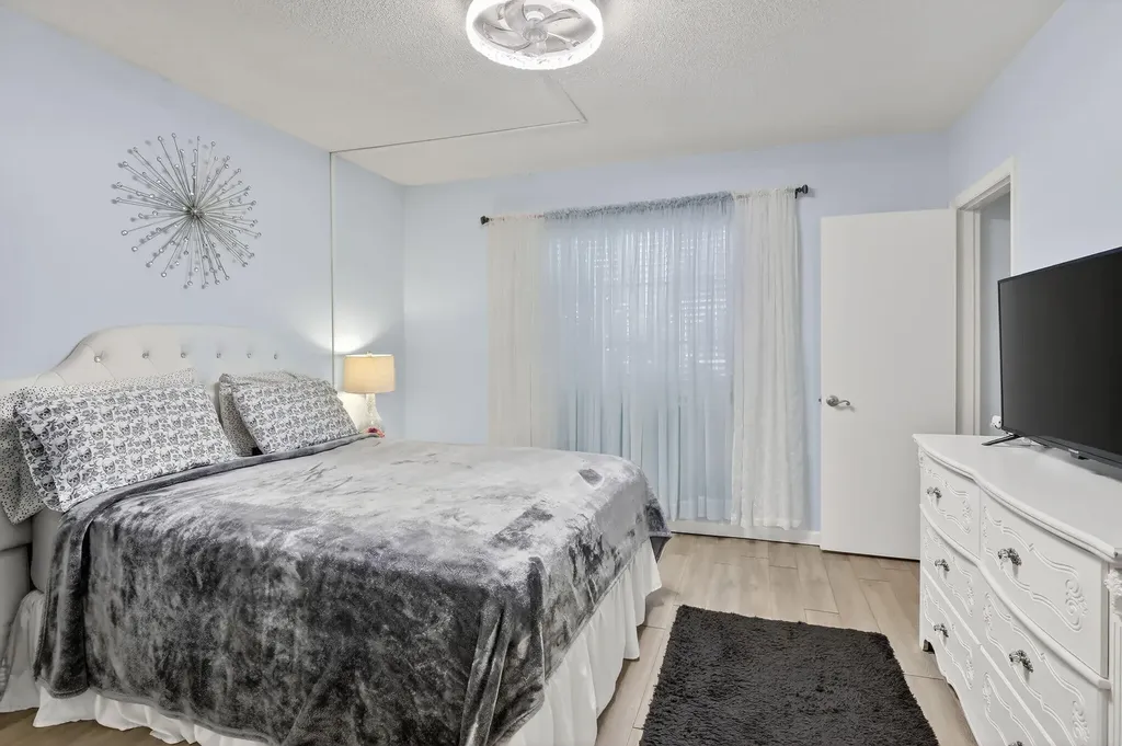 2424 SE 17th Street Fort Lauderdale FL 33316