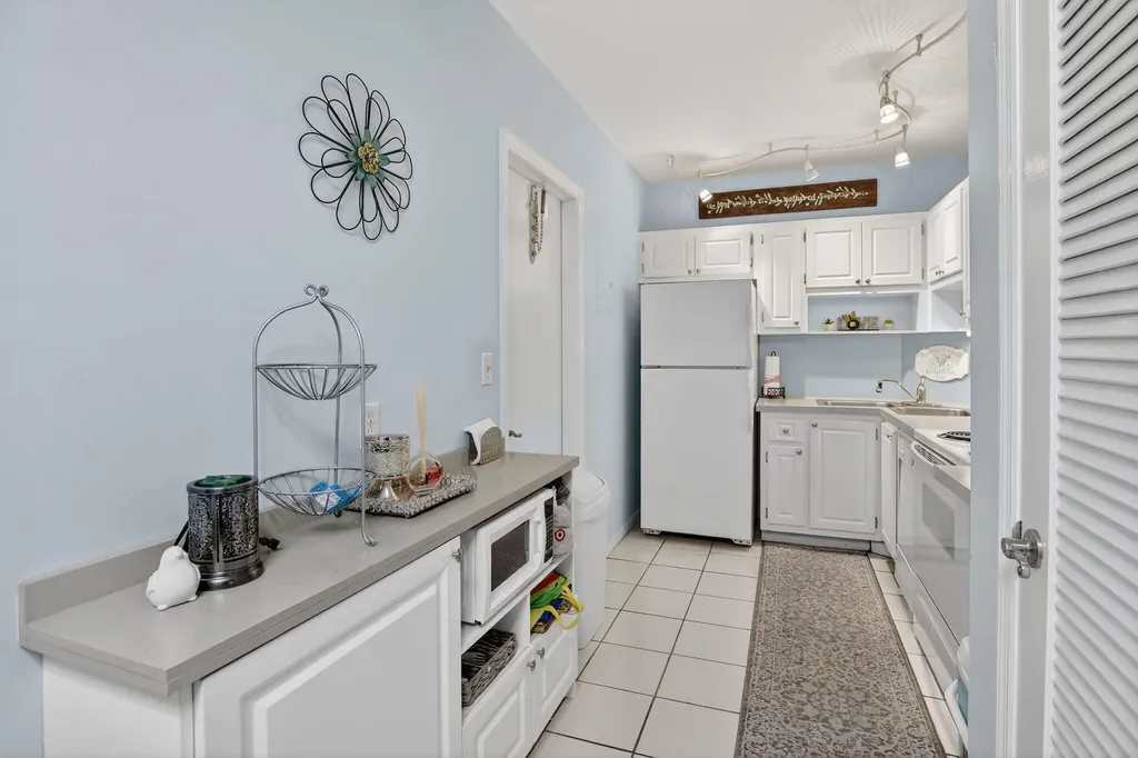 2424 SE 17th Street Fort Lauderdale FL 33316