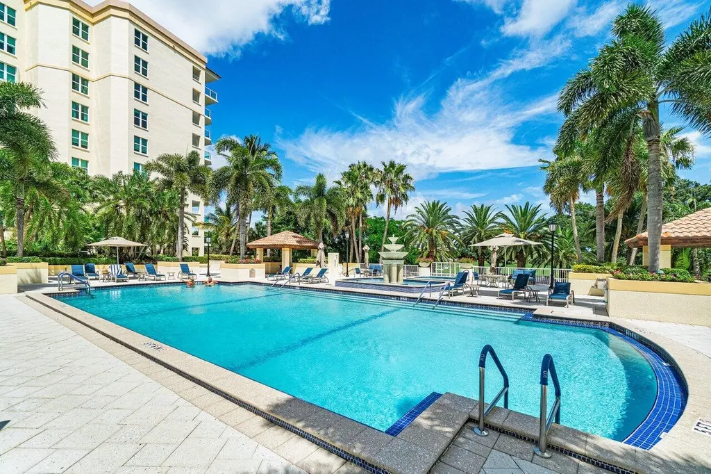 550 SE Mizner Boulevard Boca Raton FL 33432