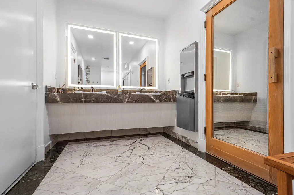 550 SE Mizner Boulevard Boca Raton FL 33432