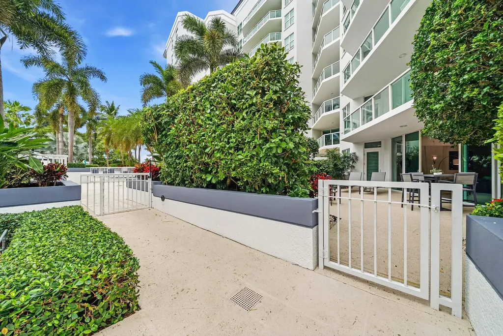 550 SE Mizner Boulevard Boca Raton FL 33432