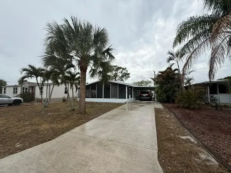 8508 SE Swan Avenue Hobe Sound FL 33455
