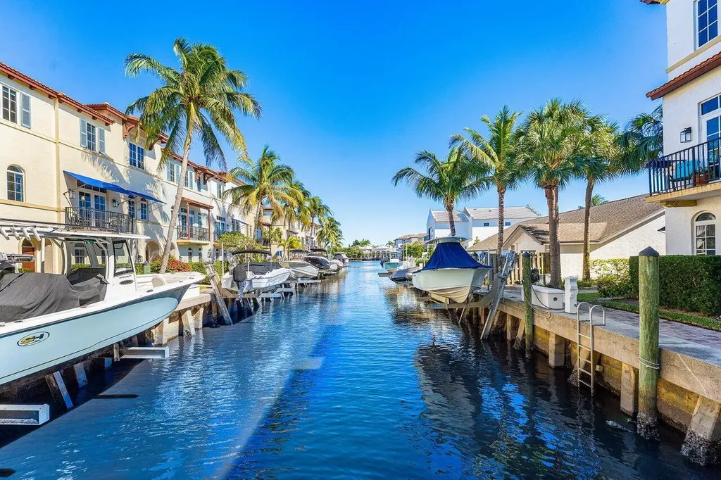 813 Estancia Way Boynton Beach FL 33435