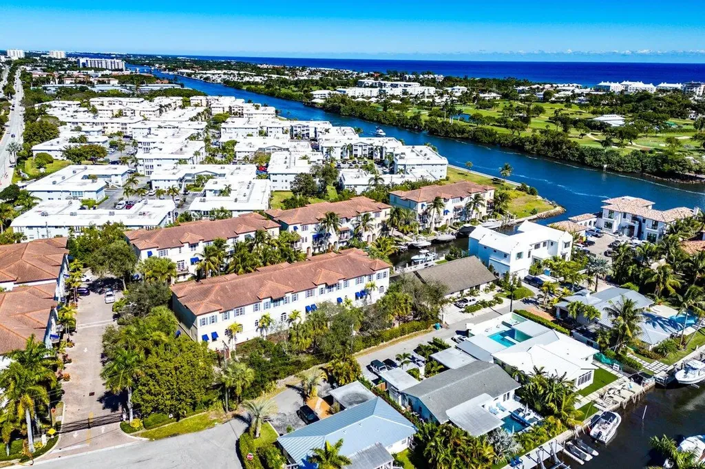 813 Estancia Way Boynton Beach FL 33435