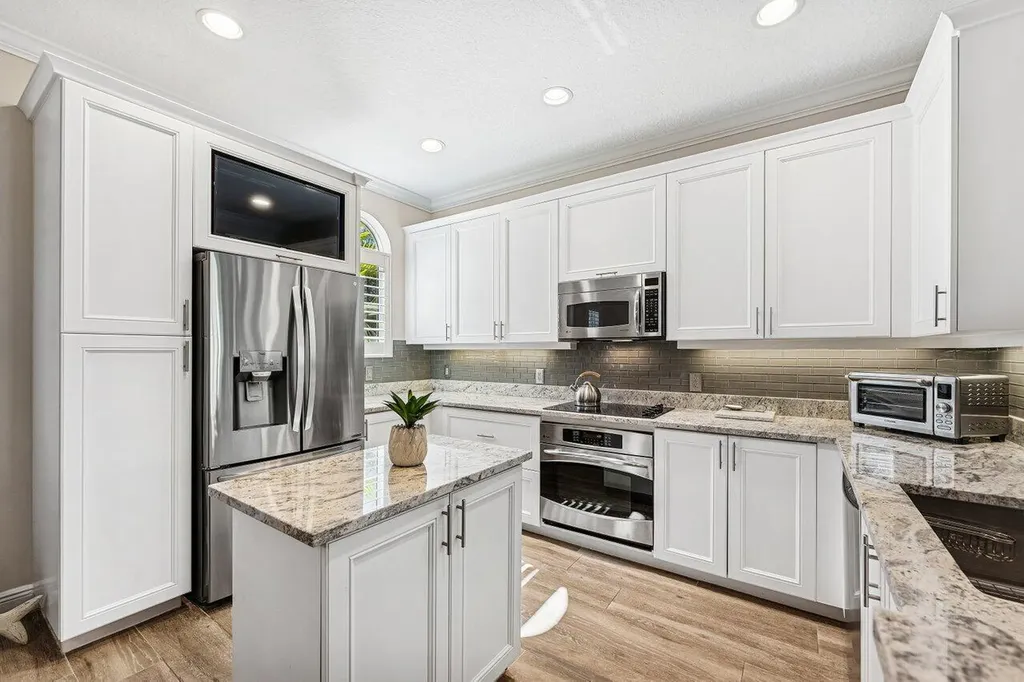 813 Estancia Way Boynton Beach FL 33435