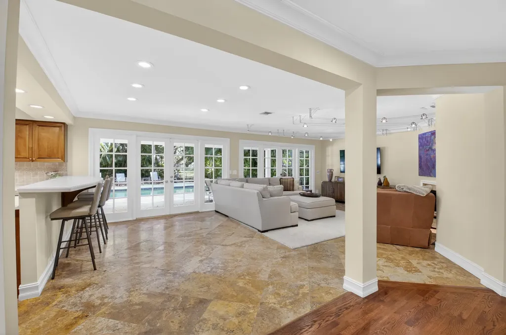 19682 Oakbrook Court Boca Raton FL 33434
