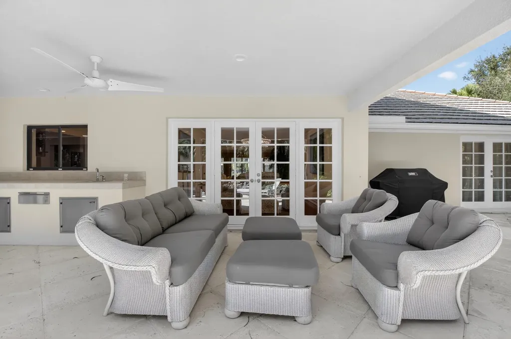 19682 Oakbrook Court Boca Raton FL 33434