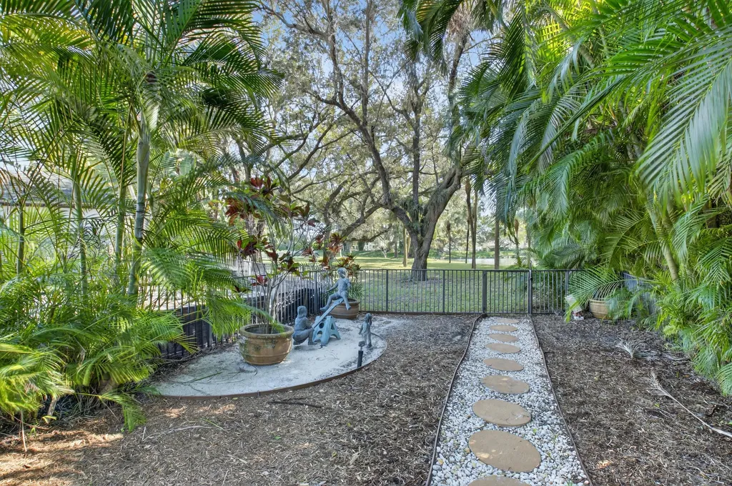 19682 Oakbrook Court Boca Raton FL 33434