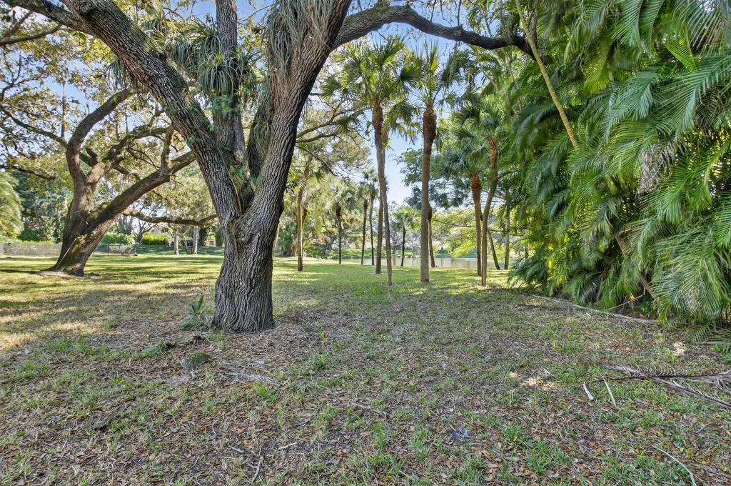 19682 Oakbrook Court Boca Raton FL 33434