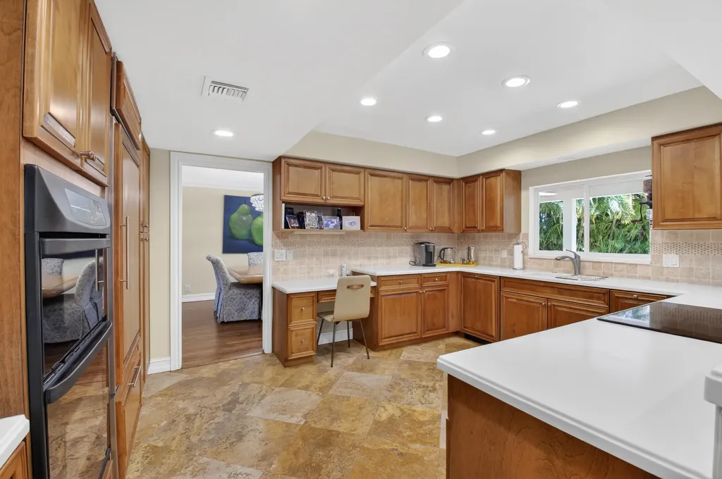19682 Oakbrook Court Boca Raton FL 33434