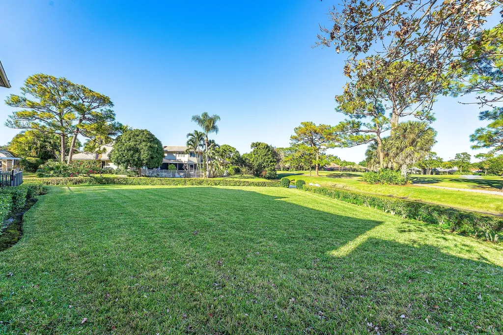 4 Sutherland Court Palm Beach Gardens FL 33418