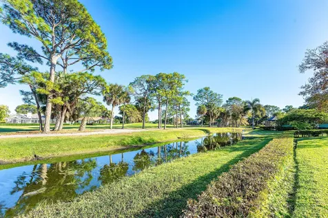 4 Sutherland Court Palm Beach Gardens FL 33418