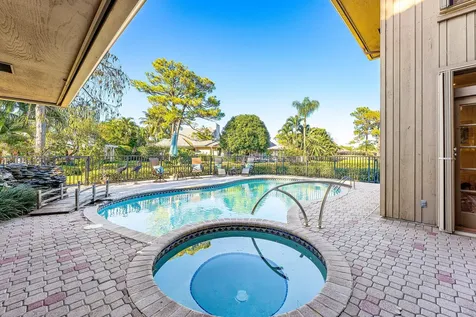 4 Sutherland Court Palm Beach Gardens FL 33418