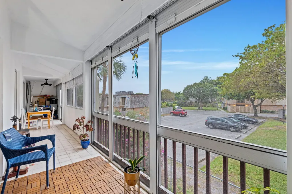 2540 Boundbrook Boulevard Palm Springs FL 33406