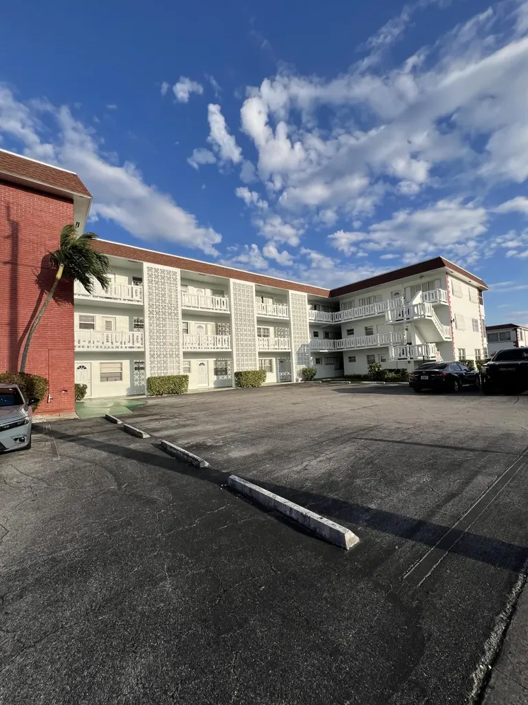 1380 NW 43rd Terrace Lauderhill FL 33313