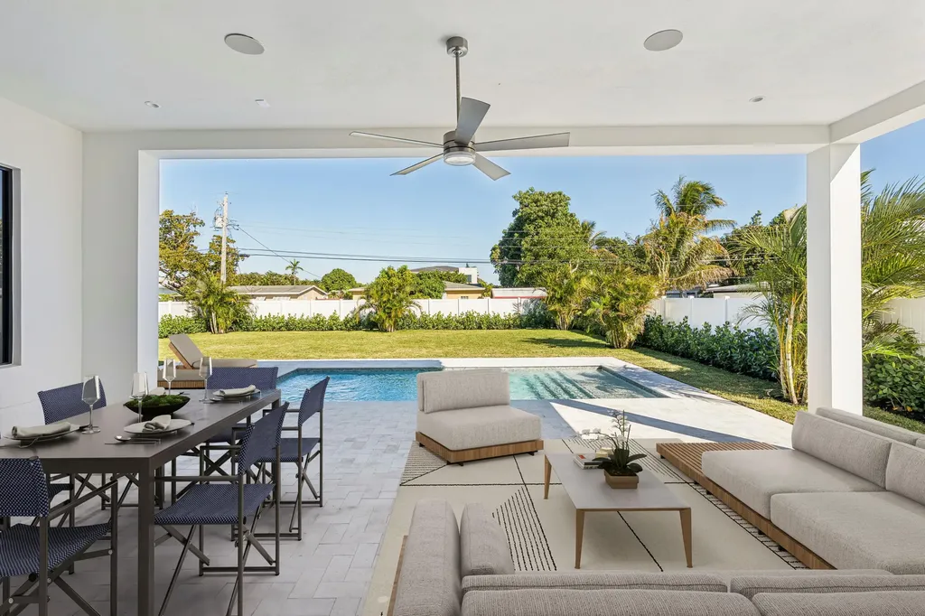 261 NW 8th Street Boca Raton FL 33432