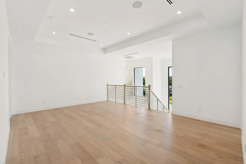 261 NW 8th Street Boca Raton FL 33432