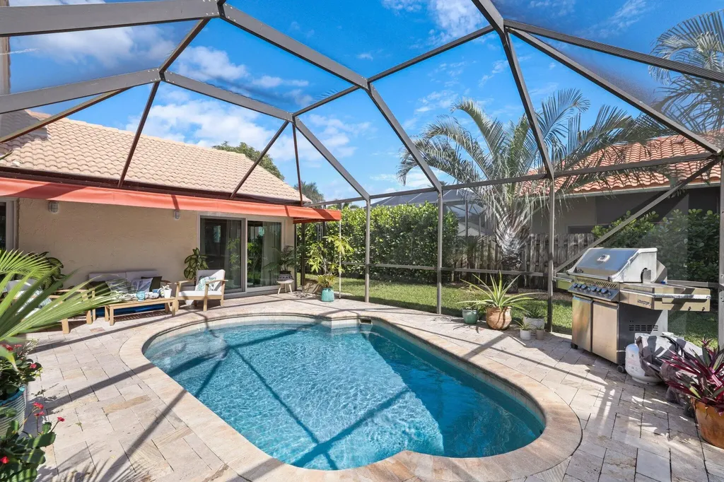 29 Dogwood Circle Boynton Beach FL 33436