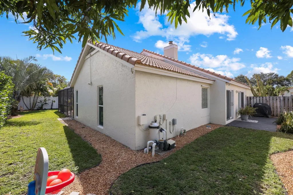 29 Dogwood Circle Boynton Beach FL 33436