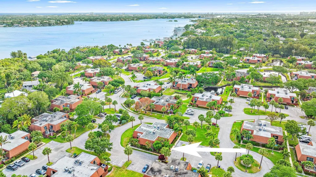 825 Center Street Jupiter FL 33458