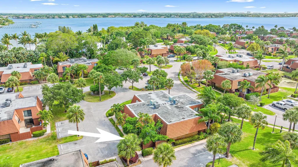825 Center Street Jupiter FL 33458
