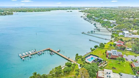 825 Center Street Jupiter FL 33458