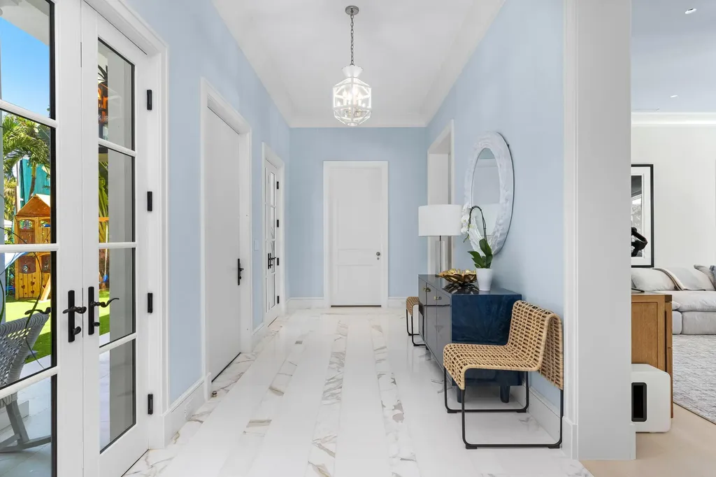 208 Sandpiper Drive Palm Beach FL 33480