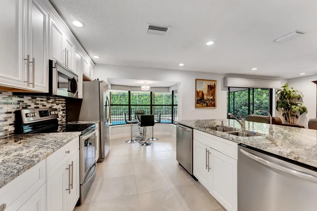 7379 London Lane Boca Raton FL 33433