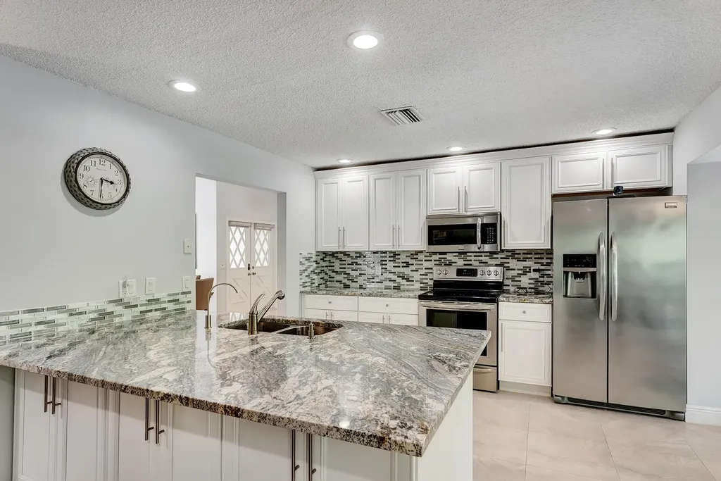 7379 London Lane Boca Raton FL 33433