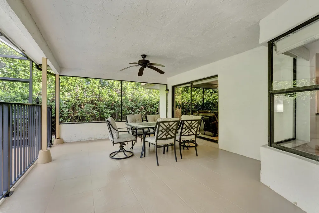 7379 London Lane Boca Raton FL 33433