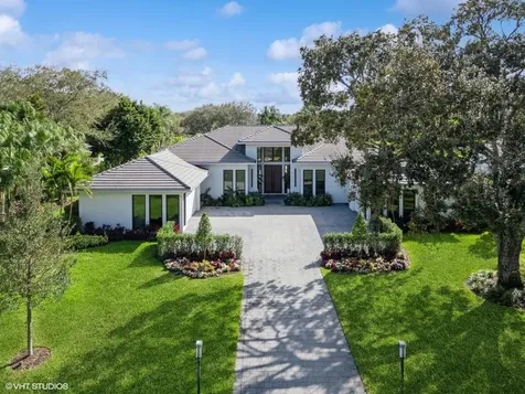 8533 N Native Dancer Road Palm Beach Gardens FL 33418