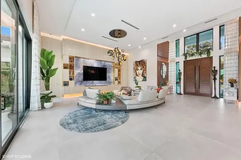8533 N Native Dancer Road Palm Beach Gardens FL 33418