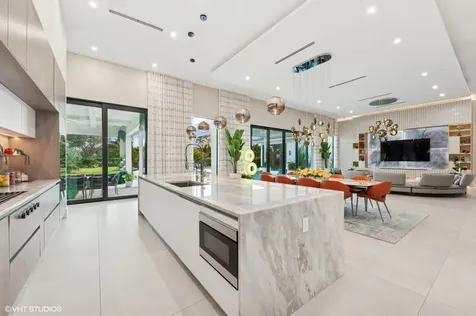 8533 N Native Dancer Road Palm Beach Gardens FL 33418