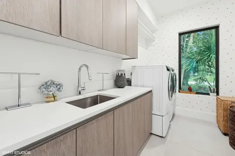 8533 N Native Dancer Road Palm Beach Gardens FL 33418