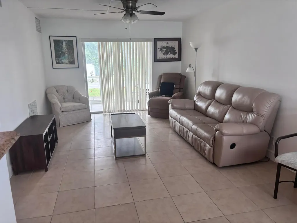 2213 NE 1st Court Boynton Beach FL 33435