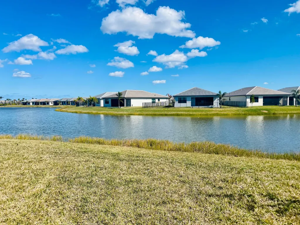 12461 SW Water Dance Way Port St Lucie FL 34987