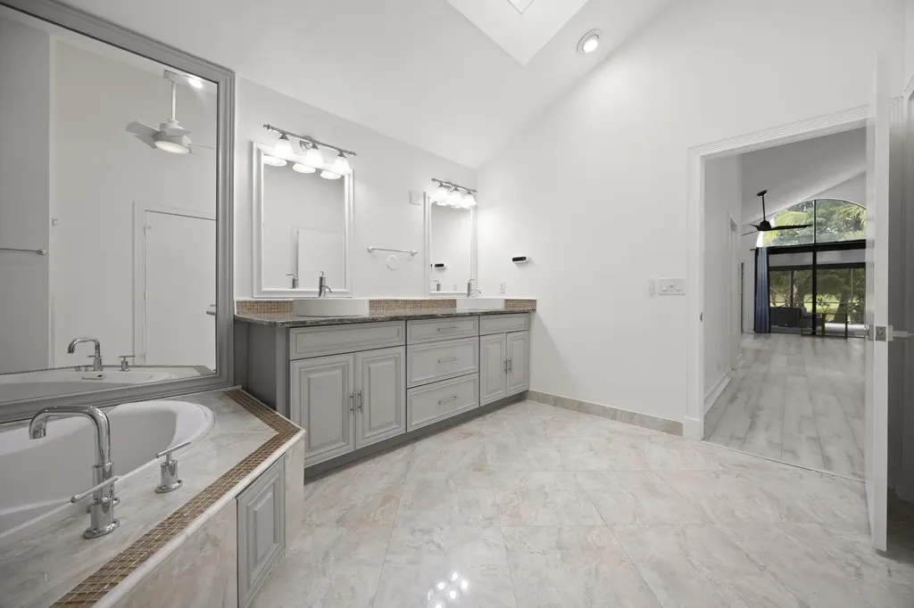10106 Spyglass Way Boca Raton FL 33498