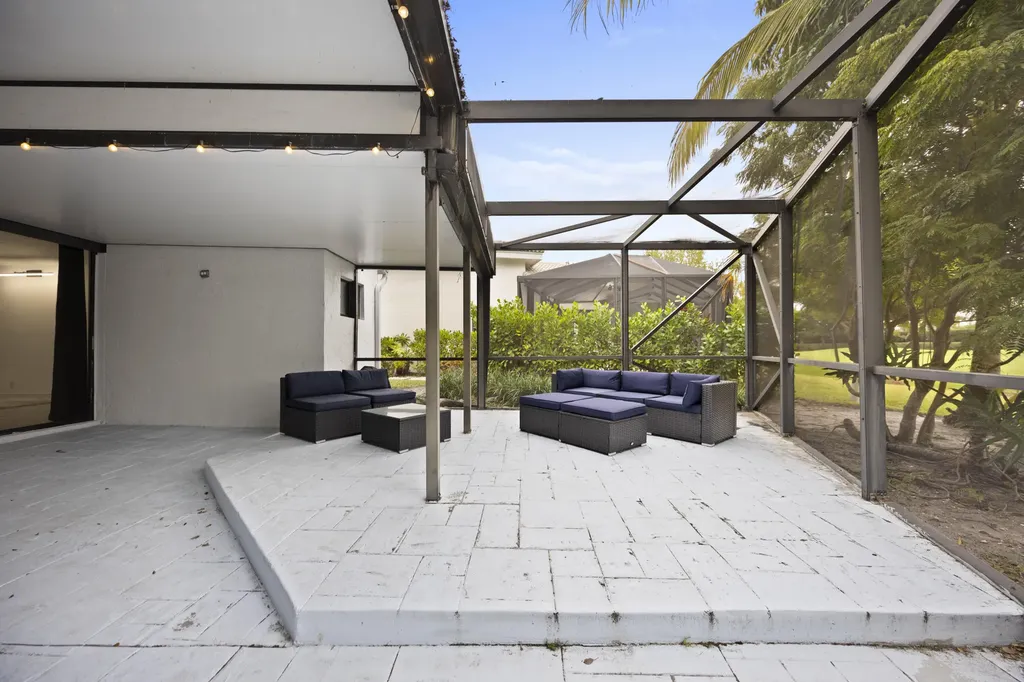 10106 Spyglass Way Boca Raton FL 33498