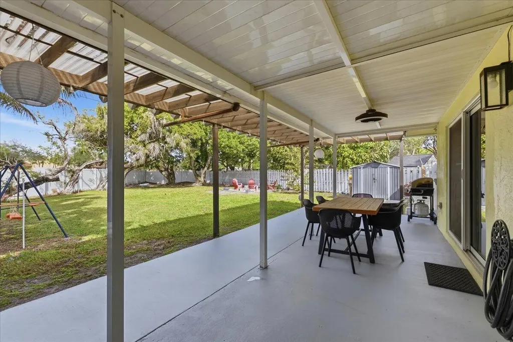 901 SW 111th Way Davie FL 33324