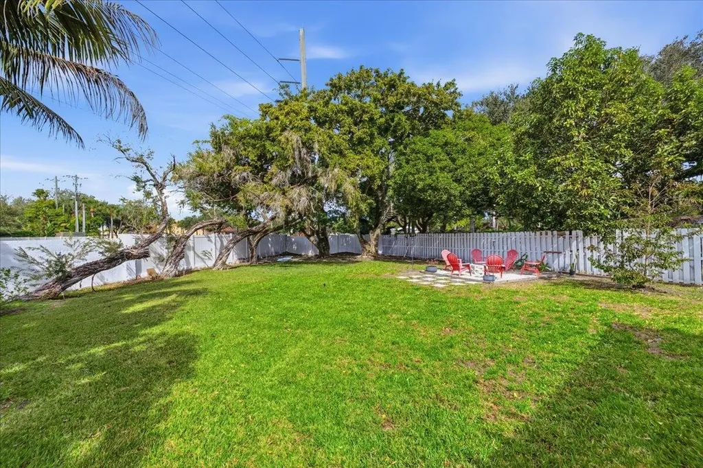 901 SW 111th Way Davie FL 33324