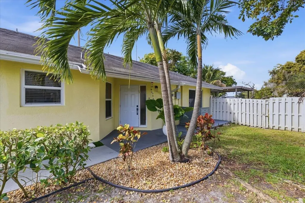 901 SW 111th Way Davie FL 33324