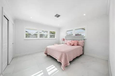 322 Cedar Key Circle Atlantis FL 33462