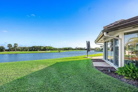 322 Cedar Key Circle Atlantis FL 33462