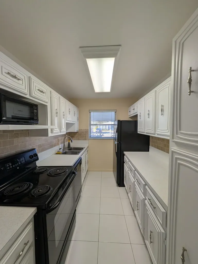 160 High Point Terrace E Delray Beach FL 33445