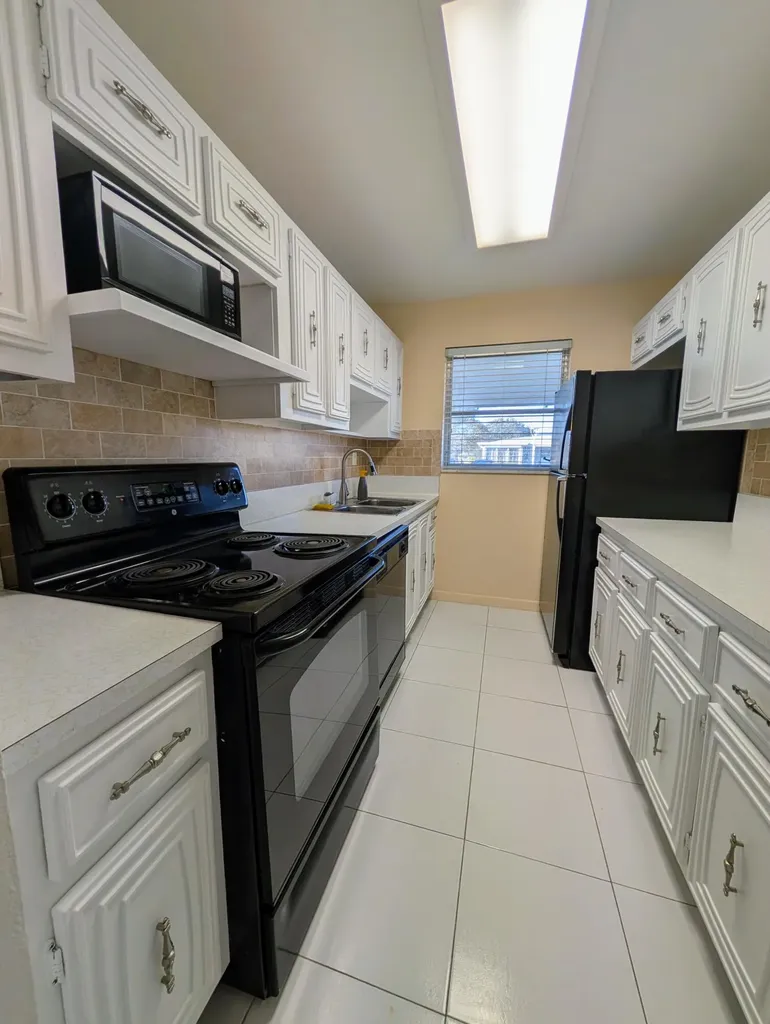 160 High Point Terrace E Delray Beach FL 33445