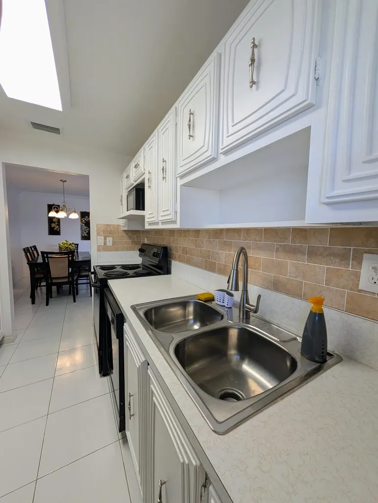 160 High Point Terrace E Delray Beach FL 33445